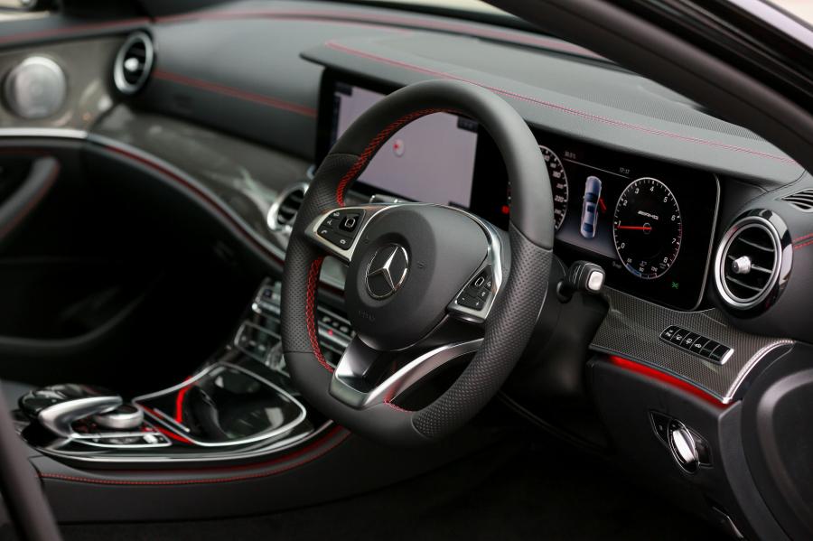 Интерьер Mercedes-AMG E43 4Matic 2017 года  (MY) (фото 19 из 22)